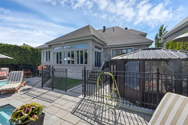 272 Rue du St-Laurent
