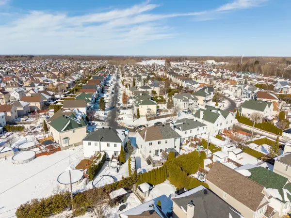 1114 Rue des Azalées