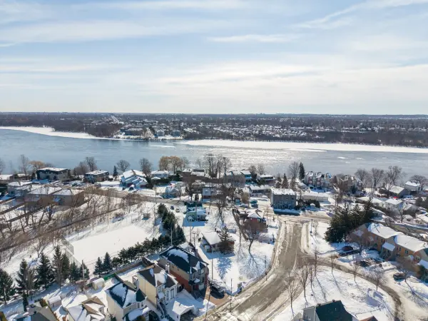 1114 Rue des Azalées