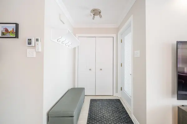 7226 Av. Pierre-De Coubertin