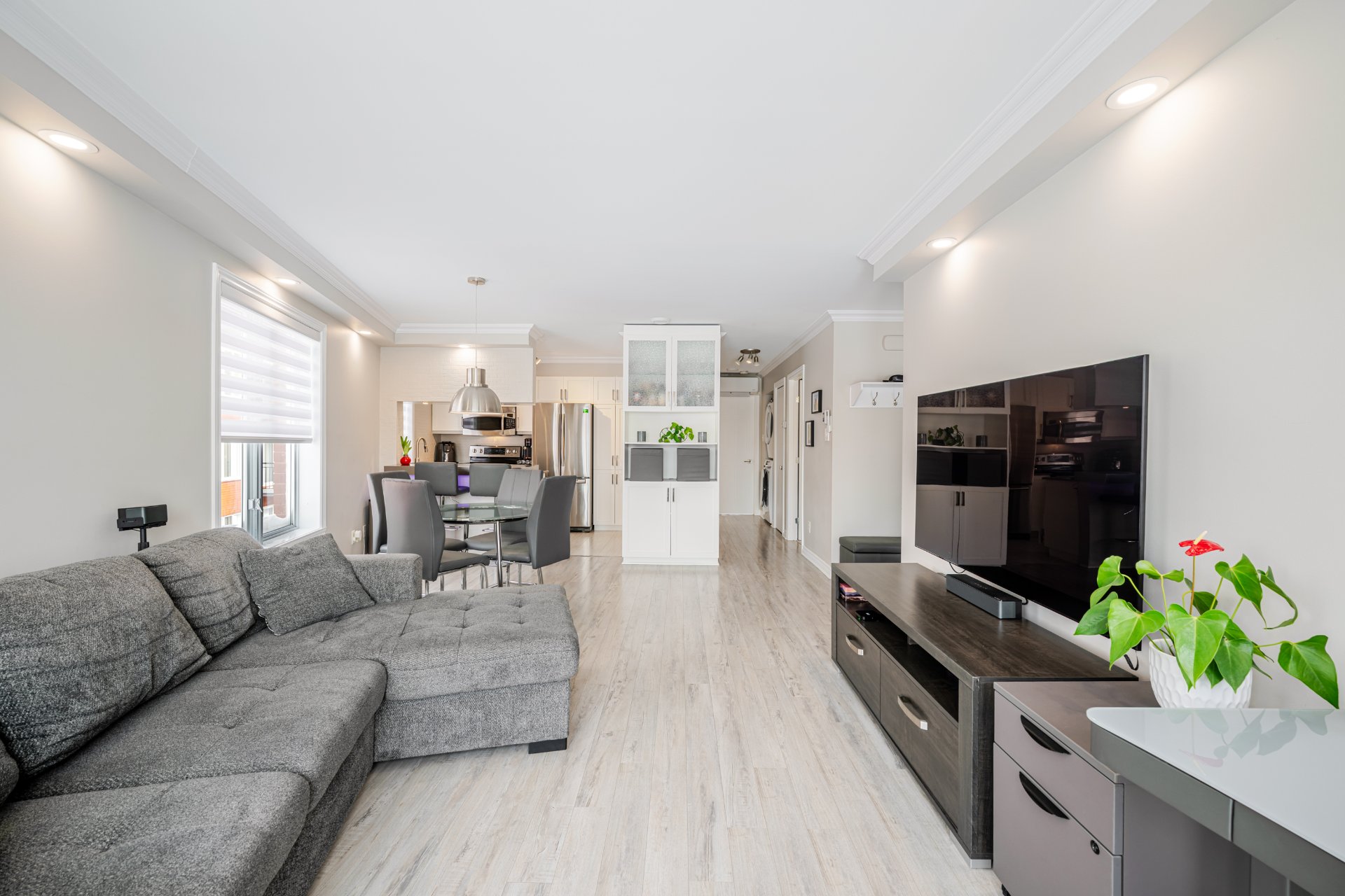 7226 Av. Pierre-De Coubertin