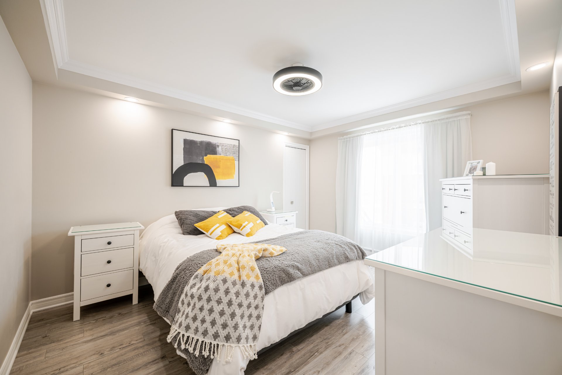 7226 Av. Pierre-De Coubertin