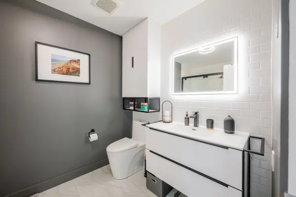 7226 Av. Pierre-De Coubertin