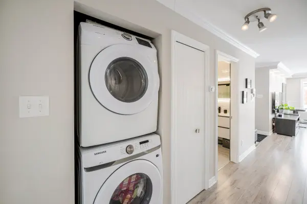 7226 Av. Pierre-De Coubertin