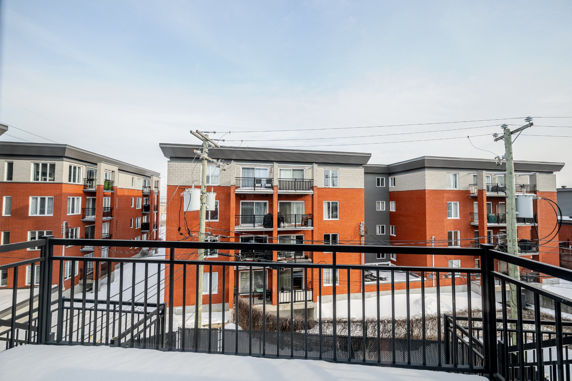 7226 Av. Pierre-De Coubertin