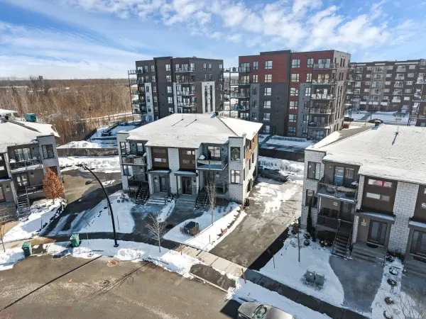 920 Rue du Damier-Argenté