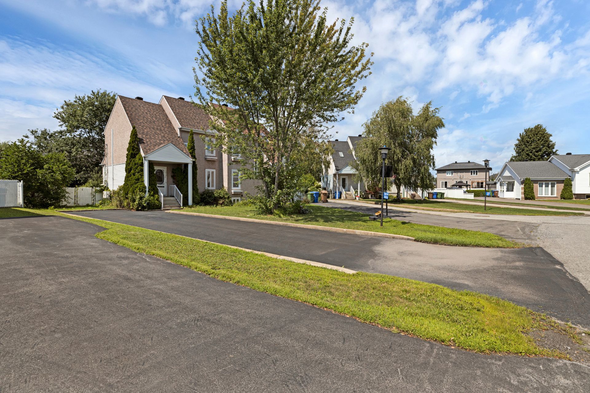 1616 Rue Lécuyer