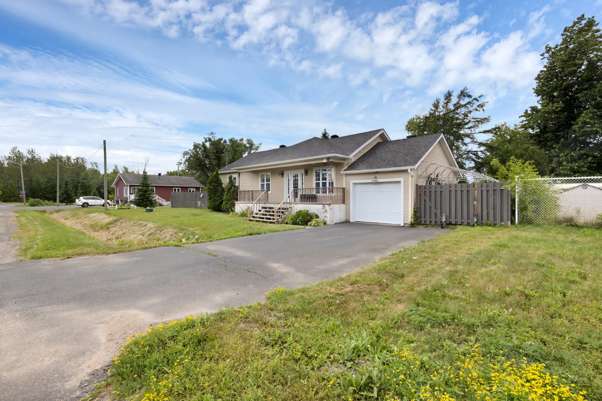 1910 Rue Boileau