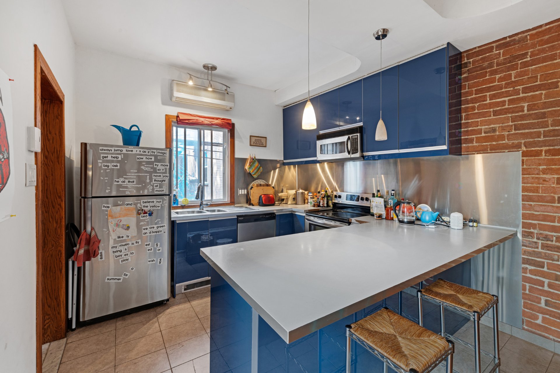 3692 Rue Drolet
