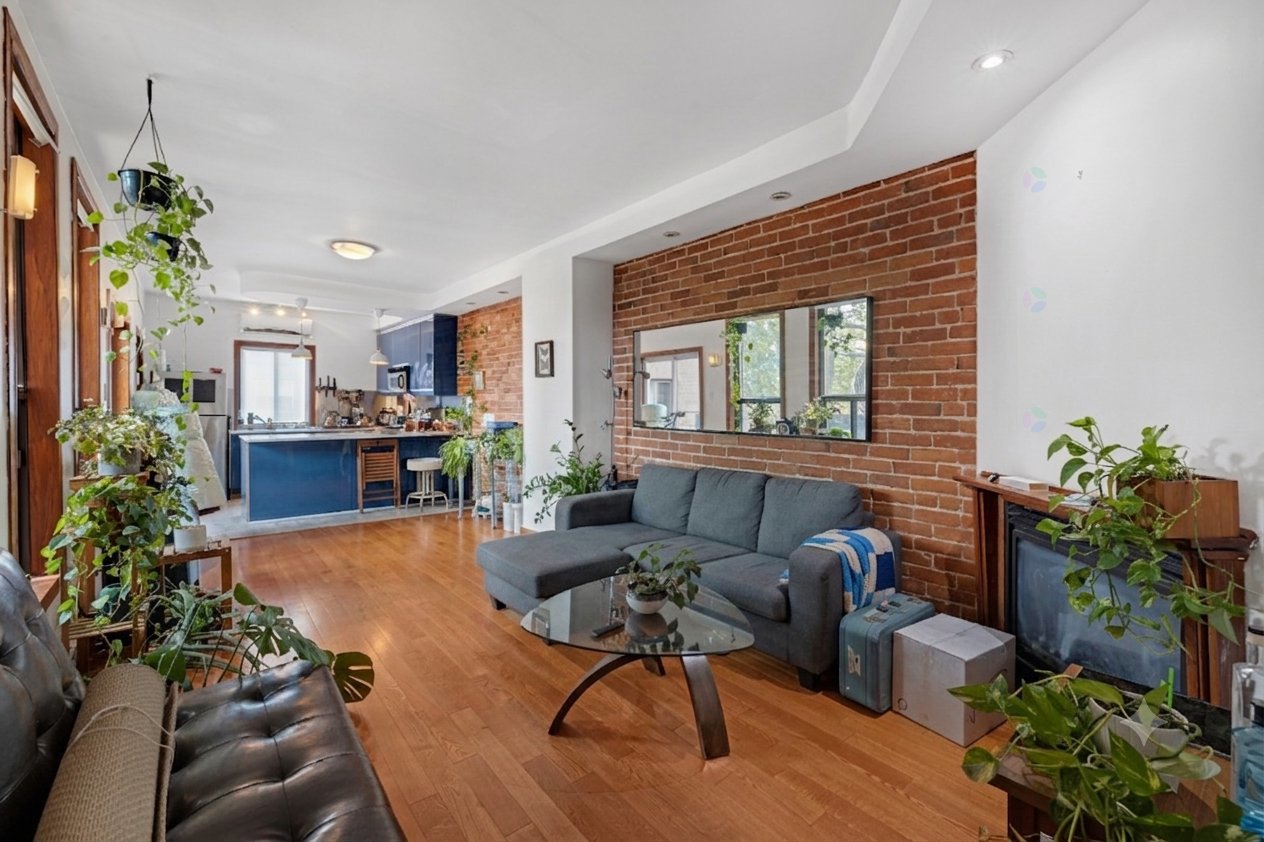 3692 Rue Drolet