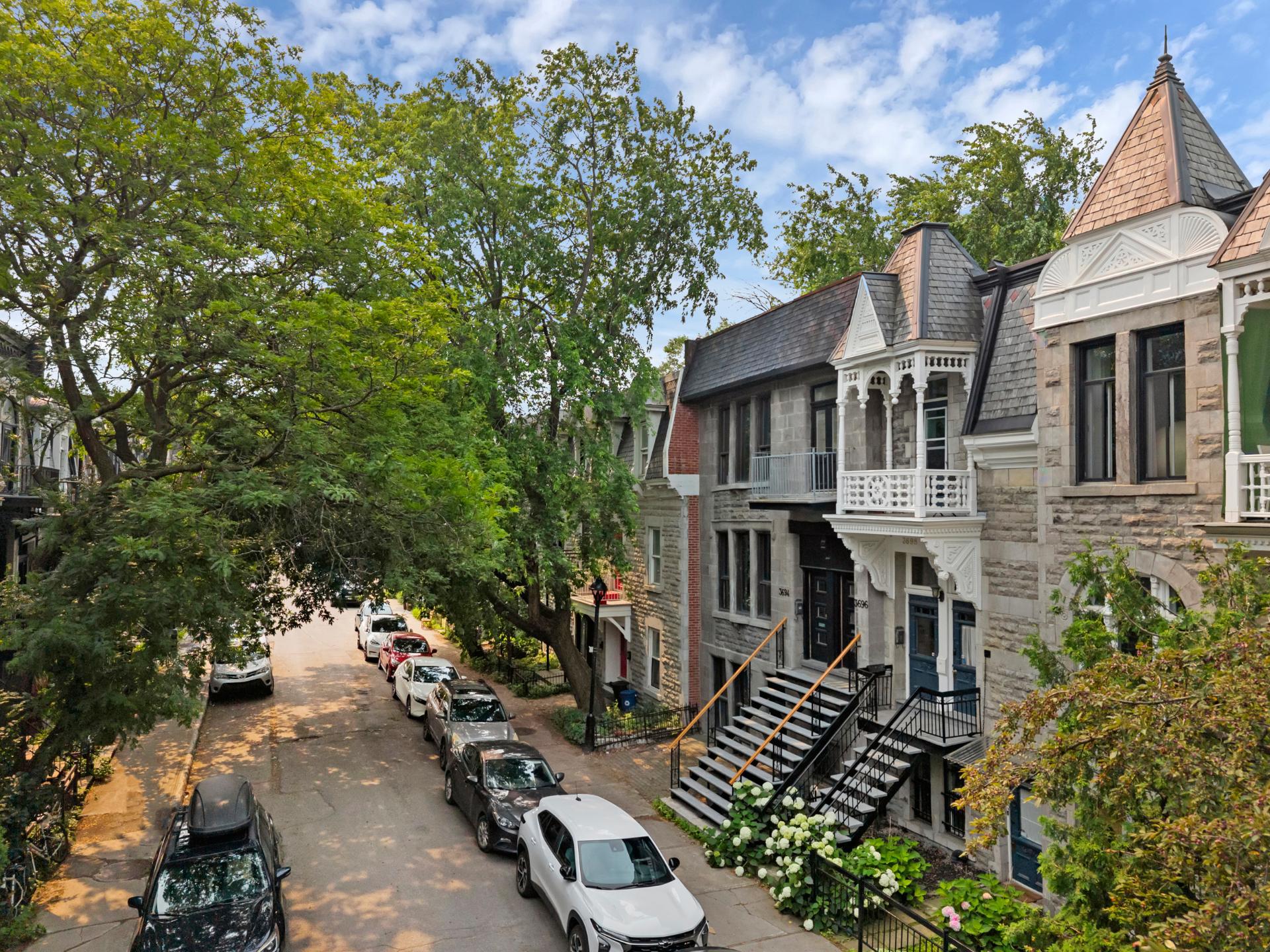 3692 Rue Drolet