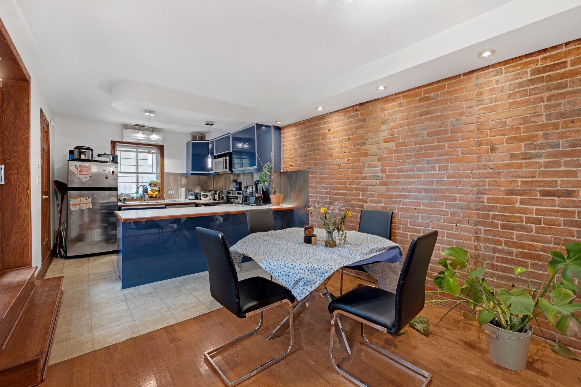 3692 Rue Drolet