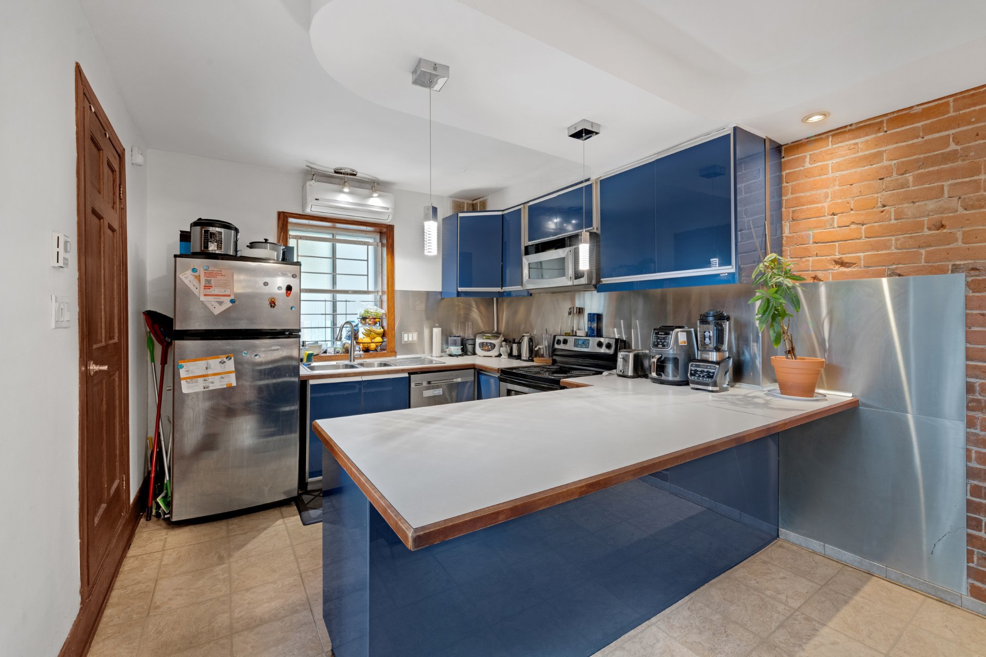 3692 Rue Drolet